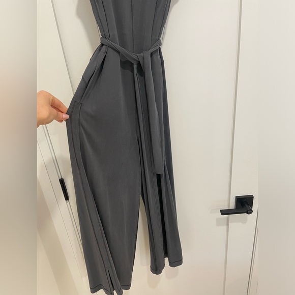 Lululemon Ease of It All Jumpsuit Graphite Grey Size 2 NEW - Picture 9 of 10